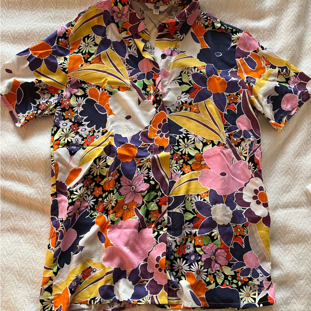 Funky short sleeve button up